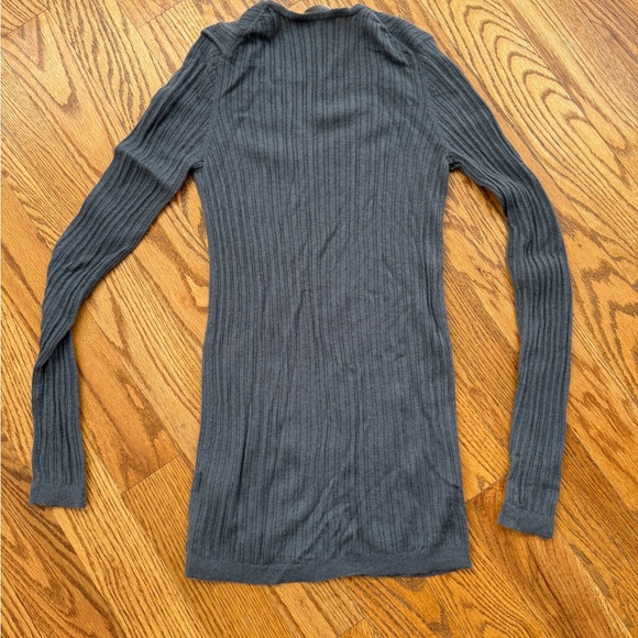 Vince Ribbed Cashmere Sweater - Picture 4 of 6